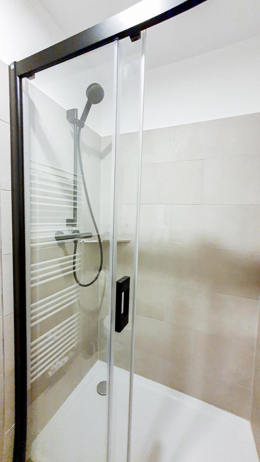 שרבאוץ Hochwertige Ferienwohnung Mit Sonnenterrasse & Gartenblick, Nur Wenige Gehminuten Zum Strand מראה חיצוני תמונה