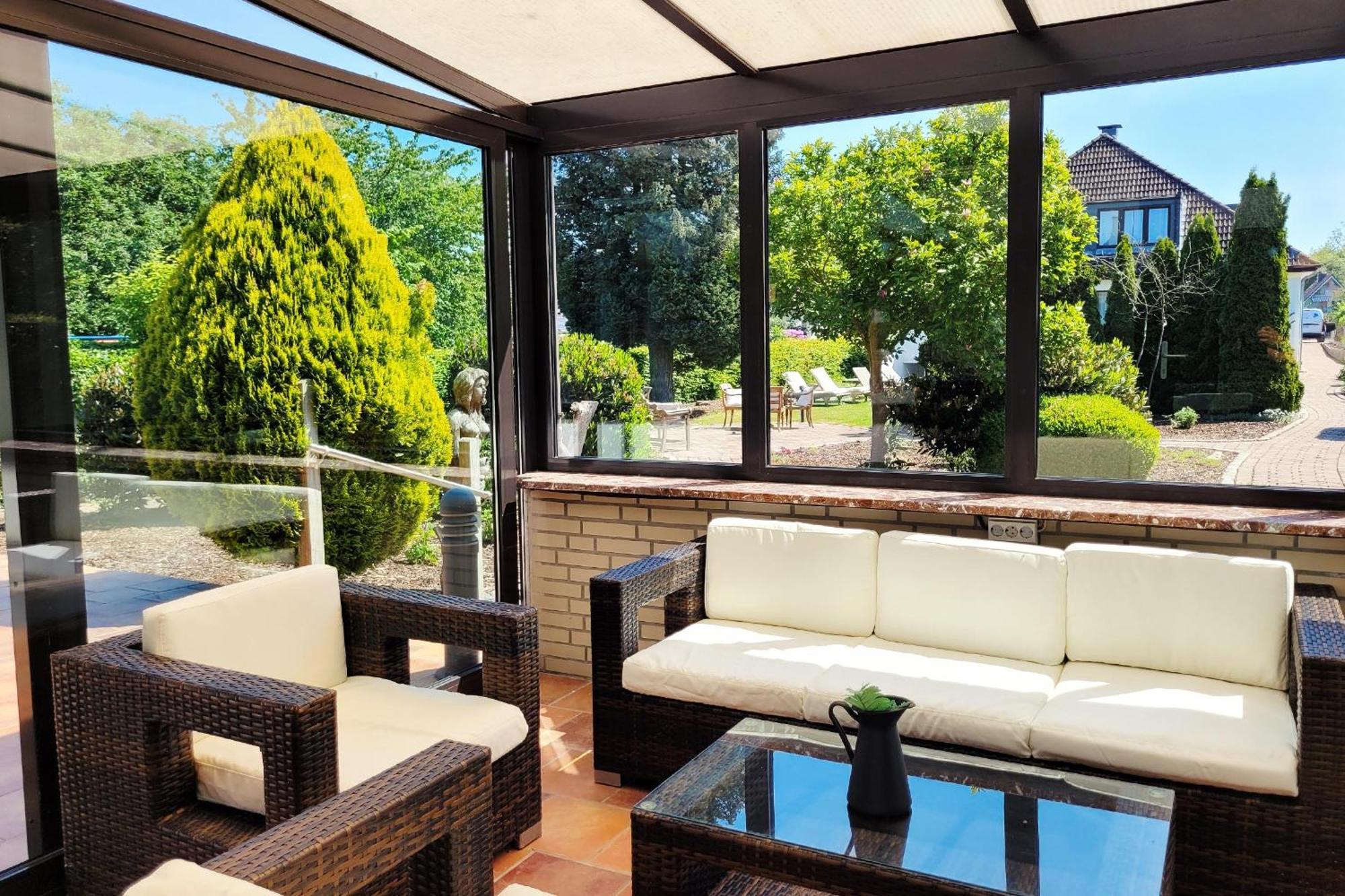 שרבאוץ Hochwertige Ferienwohnung Mit Sonnenterrasse & Gartenblick, Nur Wenige Gehminuten Zum Strand מראה חיצוני תמונה